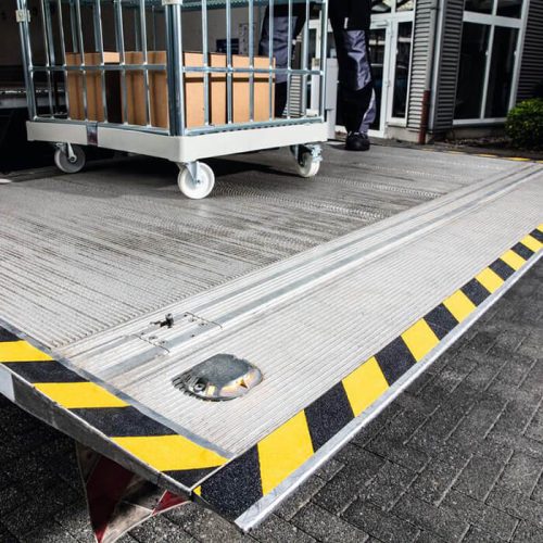 Csúszásgátló szalag, DURALINE® GRIP+, 50 mm széles, sárga/fekete