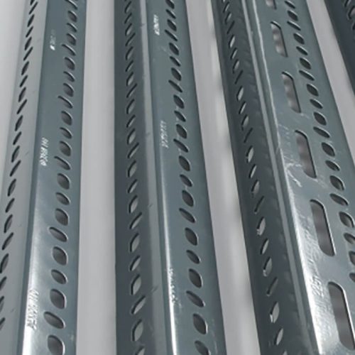 Salgó profil, láb, 36x36x1,8x2438mm P140-32R-Fs, festett